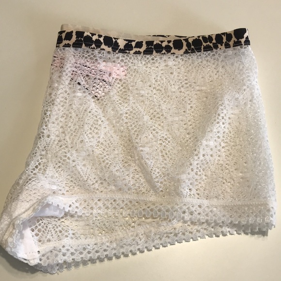 Victoria Secret Shortie/Minishort - Picture 2 of 6